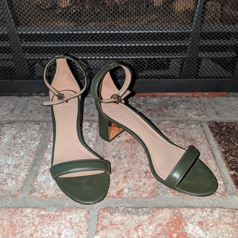 Tory Burch Cecile 55 mm Leather Sandal in Green size 10